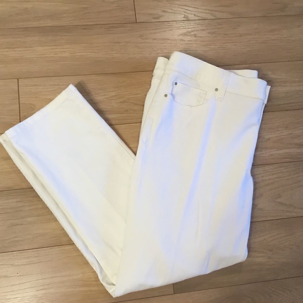 NWOT Ann Taylor Women’s 16 White Boyfriend Cut 5-Pocket Jeans